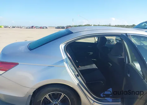 2009 Honda Accord Lx z USA, uszkodzony, nr VIN JHMCP26379C002683